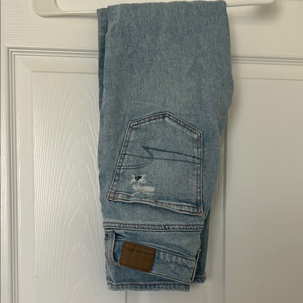 American Eagle women’s Blue Jeans
